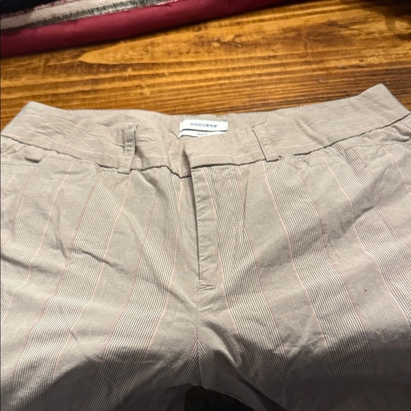 Dockers Tan Pinstriped capris - Picture 2 of 8